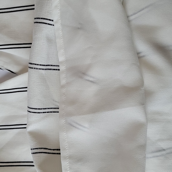 Tobi White Blouse Black Stripe Sleeveless 100% Pol - Picture 5 of 13